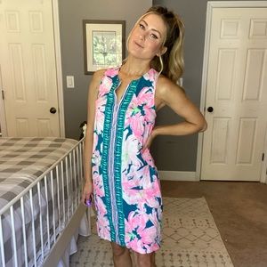 Lilly Pulitzer stretch shift size 0 runs big